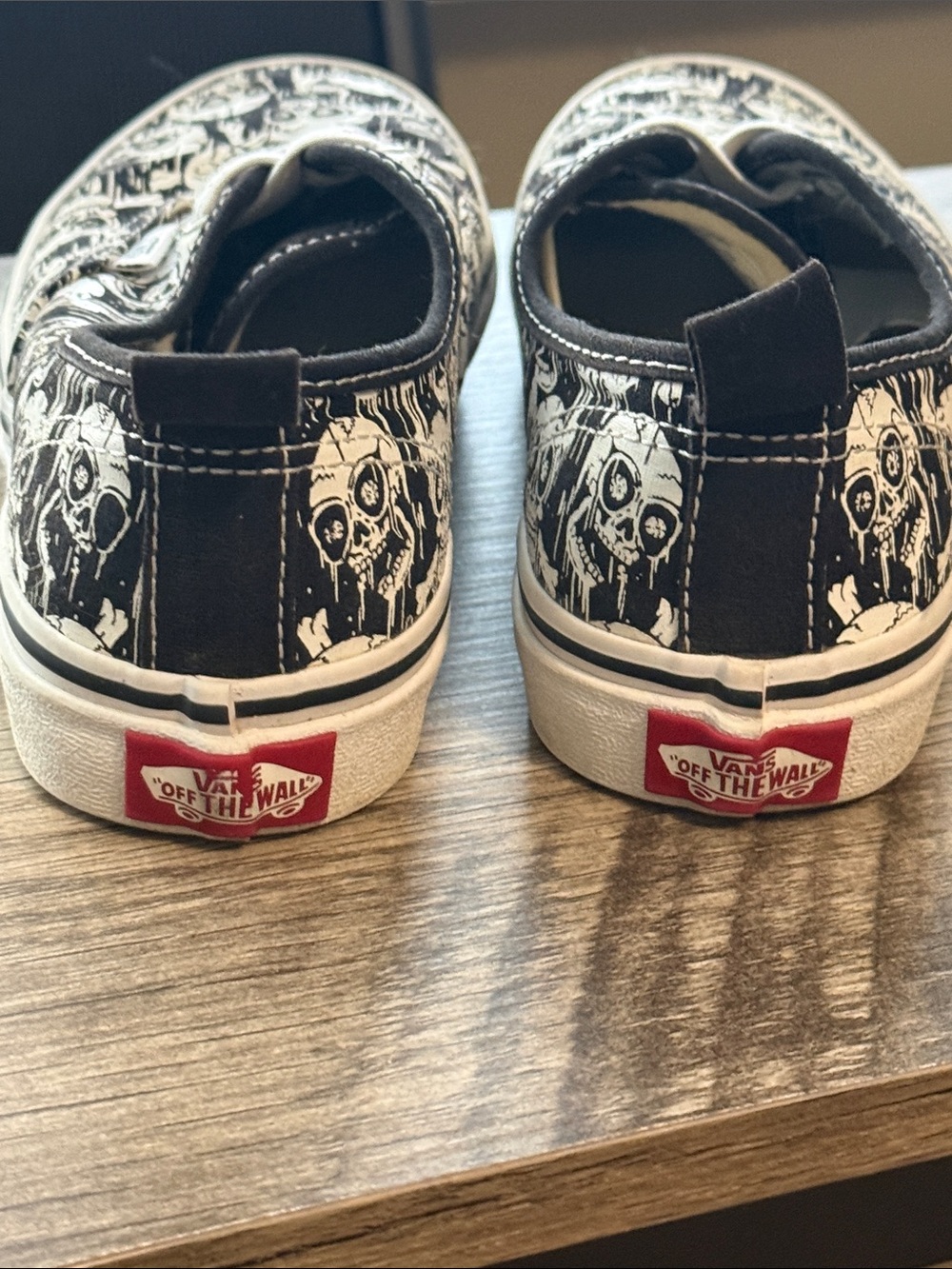 Vans Kids Black and White Skull Print Sneakers Boys Sz 3 - Picture 3 of 6